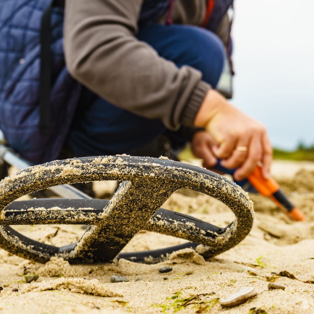 Metal Detectoing Beach Metal Detecting Tips - Find Treasure at the Shore – MetalDetector.com
