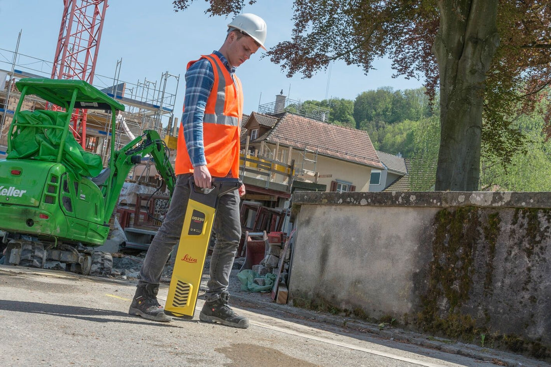 Leica Detect DD230 Utility Locator SMART Package In Use